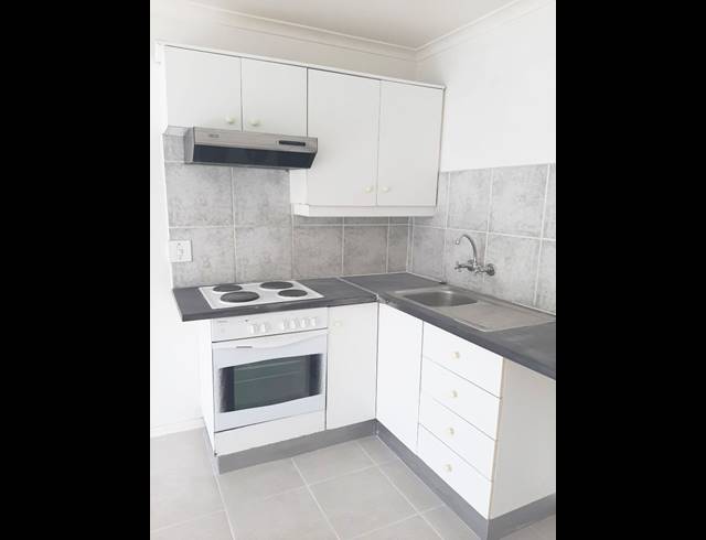 1 bed property to rent in PINELANDS